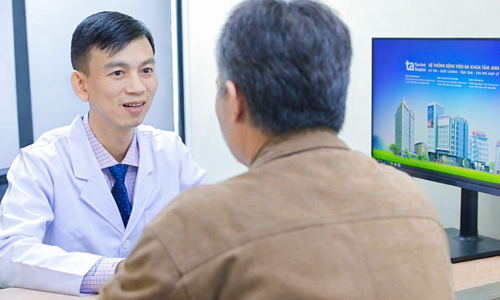 Abdominal discomfort leads to leukemia diagnosis