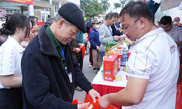 A zero-cost Tet market for cancer patients