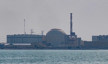 Russia considers evacuating experts from Iran's nuclear power plant