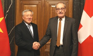 Vietnam seeks Swiss cooperation to develop financial centers