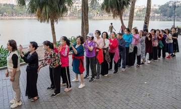 What to eat and exercise to prevent osteoporosis?