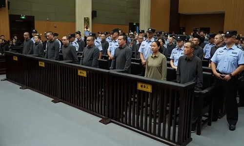 China executes 11 members of fraud gang