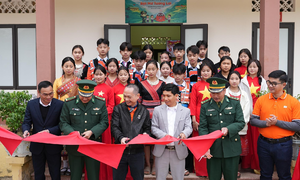 FPT Shop organizes charity program in Son La