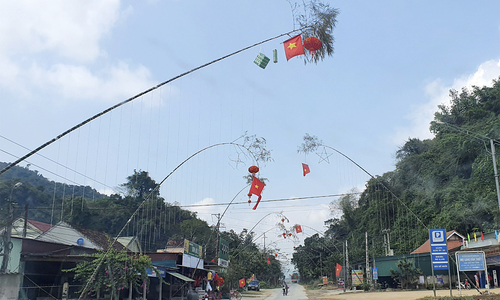 Couple electrocuted while erecting New Year's pole