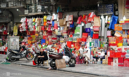 Business households must use accounts under registered names from March 1