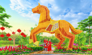 7-meter horse statue at Hanoi flower street
