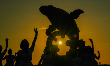 50 billion dong whale deity statue completed in Vung Tau's Bai Sau