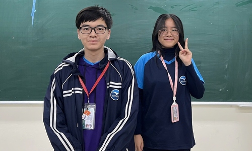 Two classmates achieve 9.0 IELTS scores