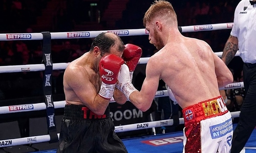 Mismatched professional boxing bout draws significant attention