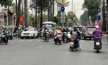 Two driving habits that often cause intersection congestion