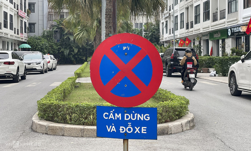 Can taxis pick up passengers on no-stopping streets without incurring 'cold penalties'?