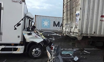 Multiple-vehicle accident on HCMC - Long Thanh expressway leaves one dead
