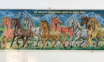 Art teacher's chalk pastel horse drawing goes viral