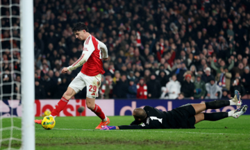 Arsenal reach league cup final