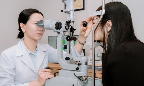 Late nights, screen addiction: a destructive combination for eyes