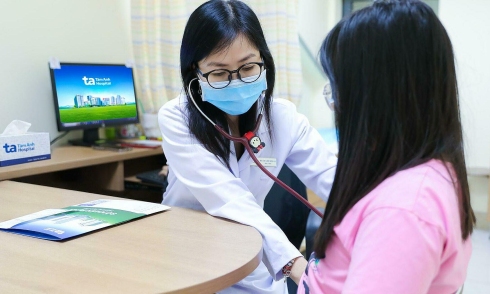 9-year-old girl experiences gastrointestinal bleeding after two months of abdominal pain