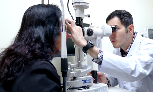 Warning signs of macular degeneration