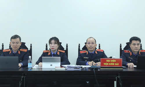 Two alleged smuggling kingpins ordered to forfeit 546 kg of gold