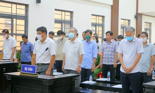 Three former vice chairmen of Long Xuyen City receive sentences for resettlement violations