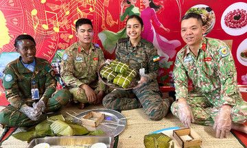 Vietnamese troops celebrate Tet in Africa