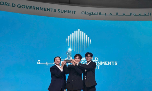 Vietnamese students win international silver award with AI for the hearing impaired