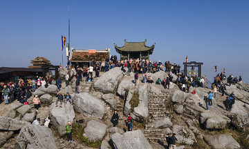 Yen Tu offers three years of free admission