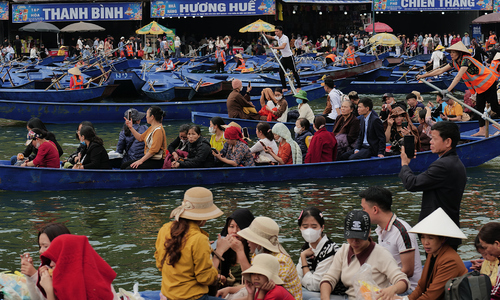 Early prevention of 'rip-offs' at Huong Pagoda Festival
