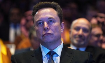 Elon Musk causes social media storm by saying 'money can't buy happiness'