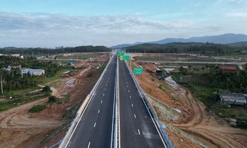 100 km of North-South expressway through Central Vietnam ready for operation before Tet