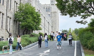 South Korea increases government scholarships for Vietnamese international students