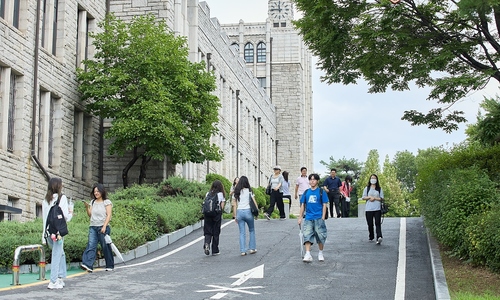 South Korea increases government scholarships for Vietnamese international students