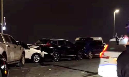 5-car pile-up on Nhat Tan Bridge