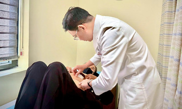 Rushing to get hepatitis B vaccination after a family member contracts the disease