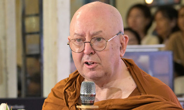 5 books by zen master Ajahn Brahm that cultivate inner peace