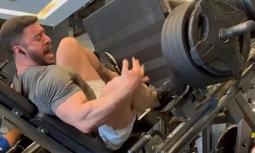 Bodybuilder ruptures quadriceps tendon while leg pressing 400 kg