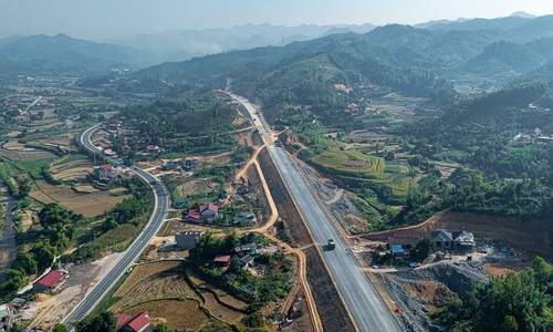Huu Nghi - Chi Lang expressway to open temporarily for Tet holiday