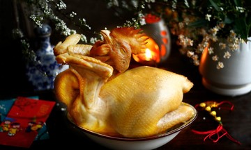 Boiling Tet chicken: wait for it to float or poke the thigh?