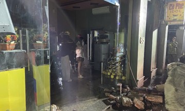 Fire at music cafe, 15 people escape