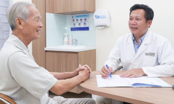 Preventing falls for elderly people during Tet