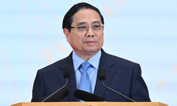 Prime minister calls on ambassadors to promote 'three foundations' spirit