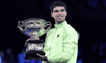 Alcaraz aims for billionaire status after Federer