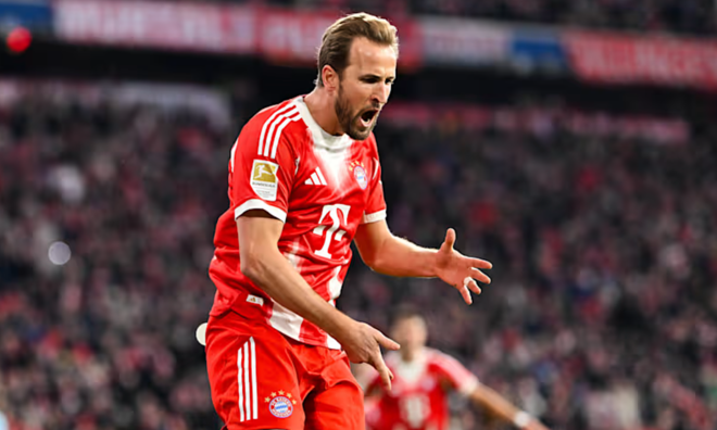 Kane scores penalty brace for Bayern