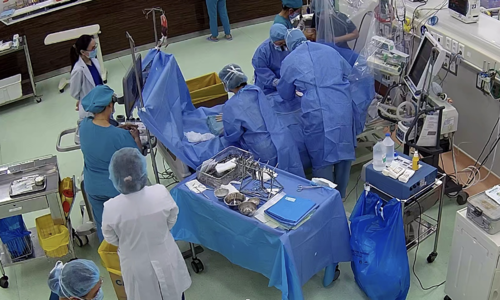 Boy makes dramatic recovery after cardiac arrest, home for Tet