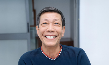 Australian Vietnamese expatriate smiles again with dental implants at SGC