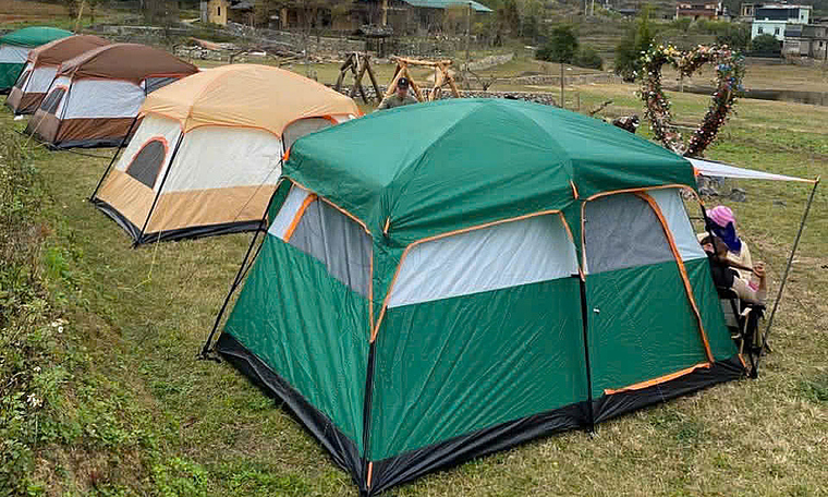 Lo Lo Chai fully booked for Tet, visitors advised to sleep in tents