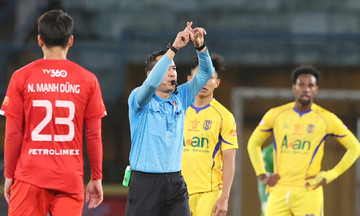 The Cong frustrated after disallowed goal and penalty in loss to SLNA