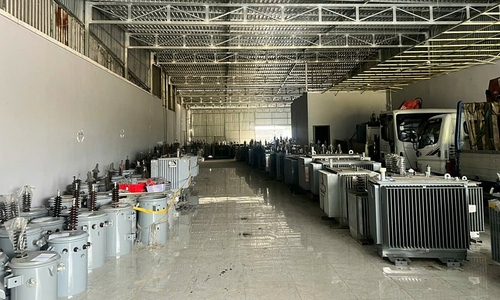 Three people arrested for selling hundreds of fake transformers