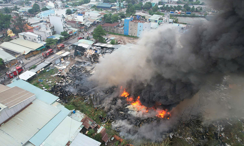 Warehouse fire in residential area in Ho Chi Minh City