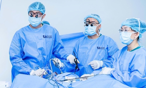 Laparoscopic appendectomy for a boy