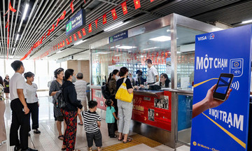 Hanoi offers free bus and metro services for the Tet holiday